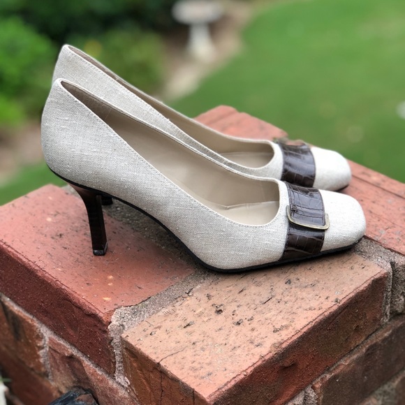 Bandolino Heels - Picture 2 of 11